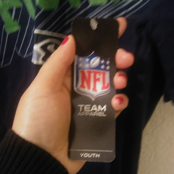 NFL Team Apparel Youth Seattle Seahawks T-shirt - Picture 7 of 8